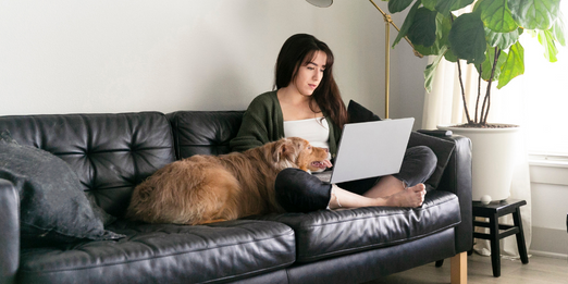 mujer teletrabajo