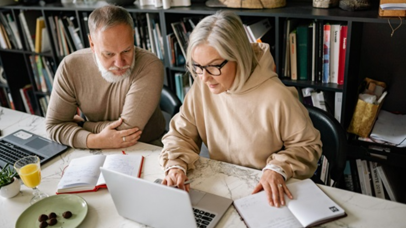 Empodérate ante los prejuicios de la edad en tu búsqueda de trabajo